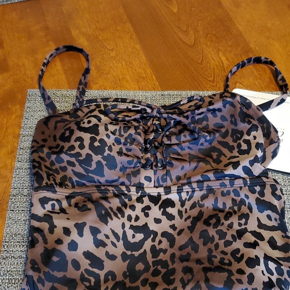 Swimsuit - Picture 3 of 8